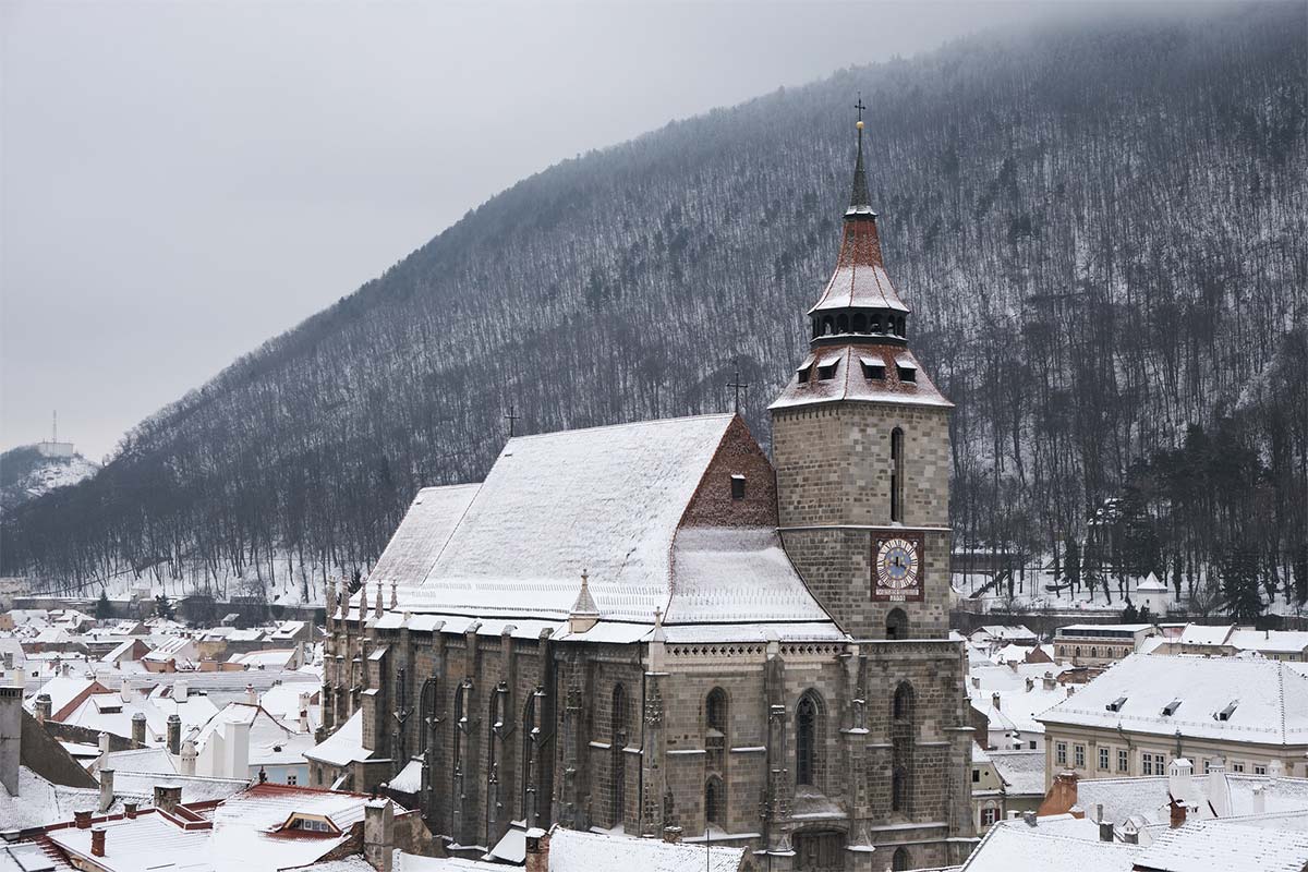 Die Schwarze Kirche in Kronstadt im Winter